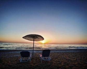 Luxurious Suite Seafront Kalo Nero Beach - Kyparissia - Pláž