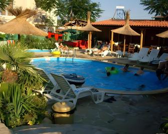 Family hotel Tropicana - Ravda - Pool