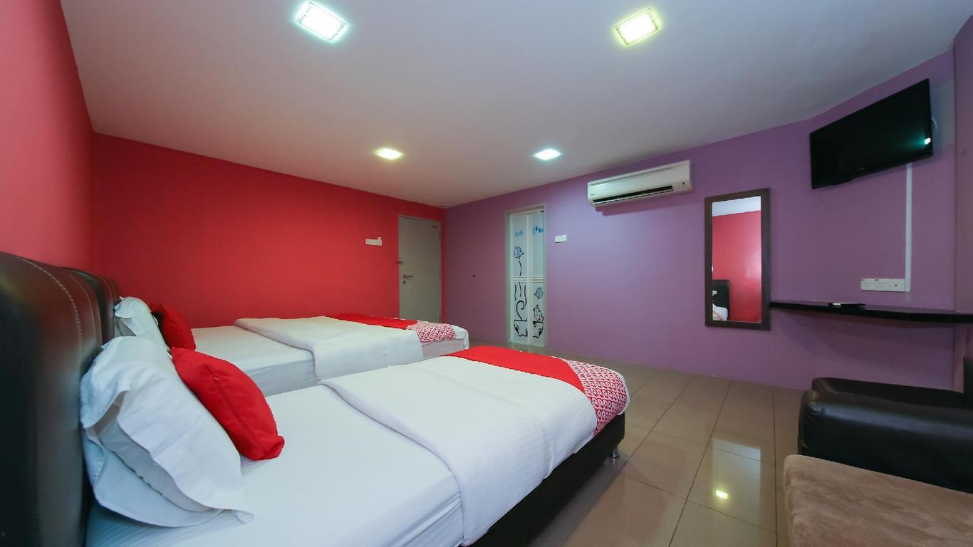 Super OYO 89650 Inn Hotel