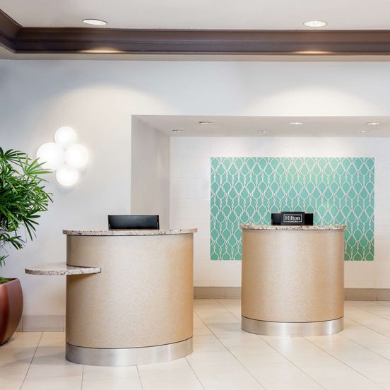 Front desk view of Hilton San Diego Airport/Harbor Island