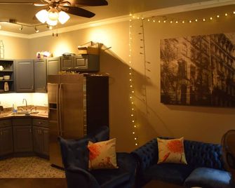 Lovely Bushwick 3br With Balcony and Bay Windows - Brooklyn - Cocina