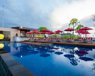 Sevn Legian - Kuta - Pool