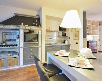 Awesome Home In Bergamo With Wifi - Bergamo - Kitchen