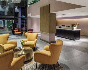 DoubleTree by Hilton Laredo - Laredo - Vestíbul