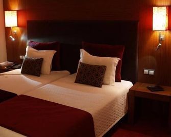 Hotel Dighton - Oliveira de Azeméis - Bedroom
