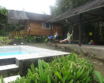 Hosteria cabañas la Estancia Mindo - Mindo - Pool