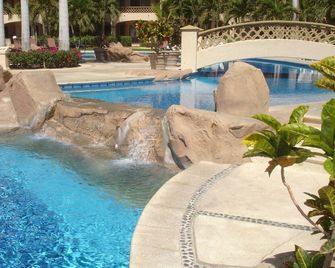 Las Mananitas - Beachfront Groundfloor 1br Condo, Semi-Private Pool - 卡波聖盧卡 - 游泳池