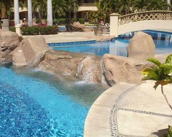 Las Mananitas - Beachfront Groundfloor 1br Condo, Semi-Private Pool - סן חוסה דל קאבו - בריכה
