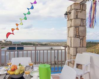 Spacious Villa in Arkadi With Swimming Pool Near Sea - Loutra - Balcón