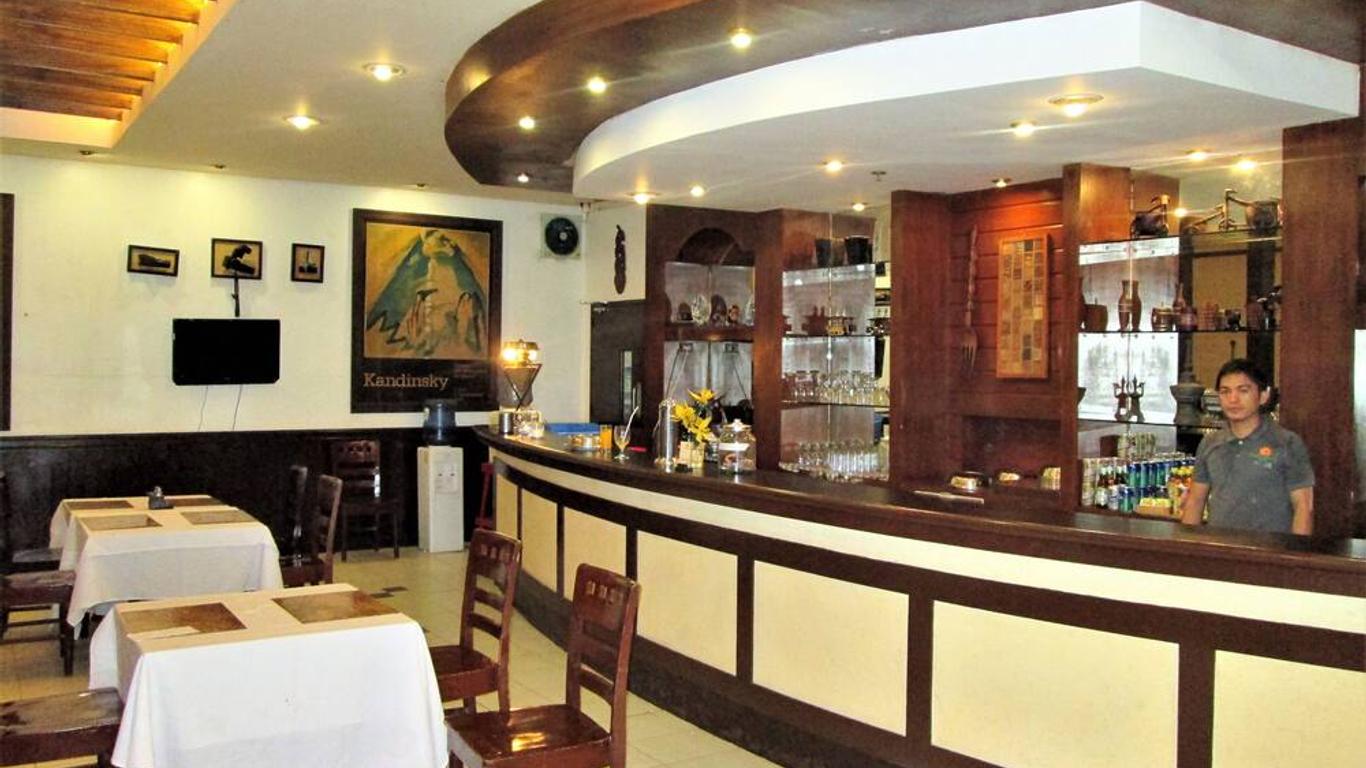 Country Village Hotel