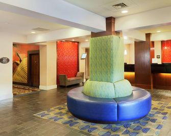 DoubleTree by Hilton Hotel Norwalk - Norwalk - Lobby