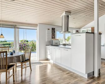 3 Bedroom Amazing Home In Brenderup Fyn - Middelfart - Kitchen