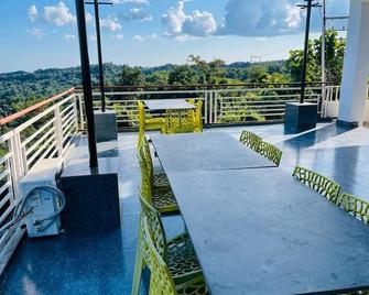 hotel kohinoor and restaurant - Chintpurni - Balcony
