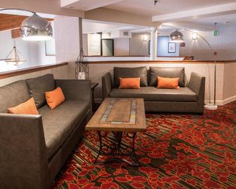 Empeiria High Sierra Hotel - Mammoth Lakes - Living room