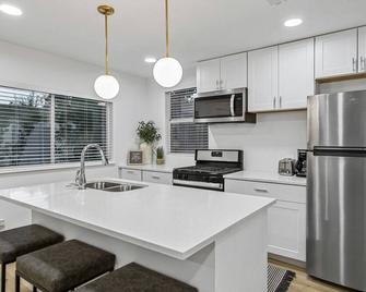 The Sojo Nest - South Jordan - Kitchen
