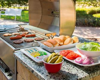 Residence Inn by Marriott Orlando at SeaWorld - Orlando - Bar