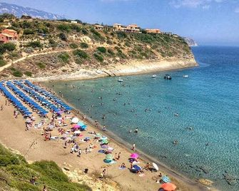 كازا دي روزا أبارتمنتس - ارغوستولي - شاطئ