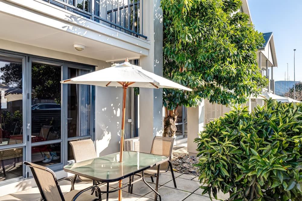 ناوتيلوس لودج - موتويكا - شرفة مرصوفة