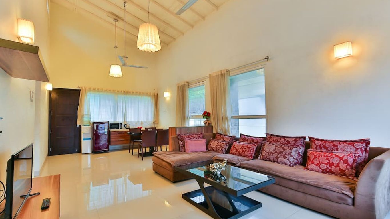 راينفوريست ريزورت آند سبا، إجاتبوري -ناتشرز لاكشري أوايتس