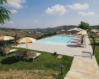 Agriturismo Camponovo - Camera Matrimoniale - Brisighella - Zwembad