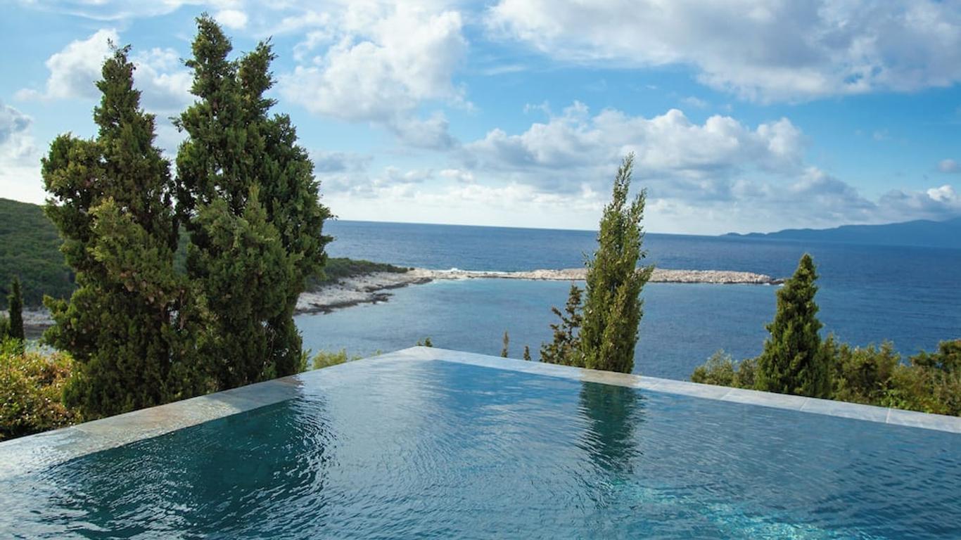 إيميليس نيتشر ريزورت