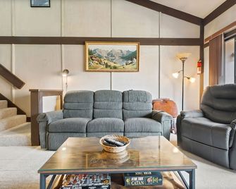 Relaxing, Well Furnished Condo! - Creekside #29 by Bear Valley Vacation Rentals - Bear Valley - Sala de estar