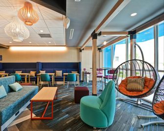 Tru by Hilton Chicopee Springfield - Chicopee - Lounge
