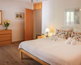 Apartment Attika Wohnung Allod Park Haus C 807 by Interhome - Davos - Quarto