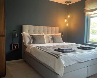 Townhouse in tranquil surroundings by the sea. - Malmö - Bedroom