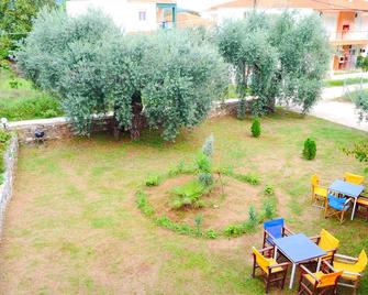 Blue Sky Villas - Thasos Town - Innenhof