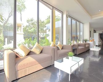 Anda Ramkhamhaeng By St James Hotel - Bangkok - Lobby