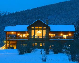 Ski Bridger Bowlluxury Log Cabinsave Feb 28-Mar 7 Save Last Ski Dates Mar28-31 - Bozeman - Building