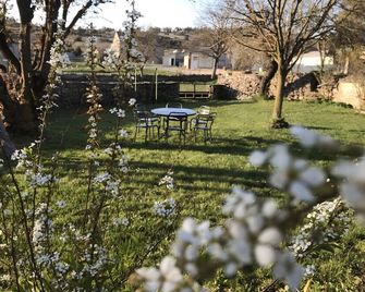 L'alouette - Gites Rocheflamme - La Malène - Patio