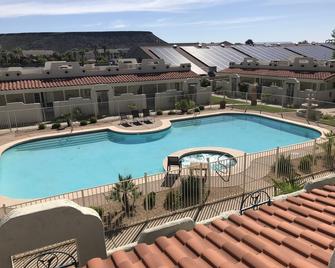19 Resort- Double King, Pool, Hot Tub, Kitchen, Grill - Saint George - Piscina