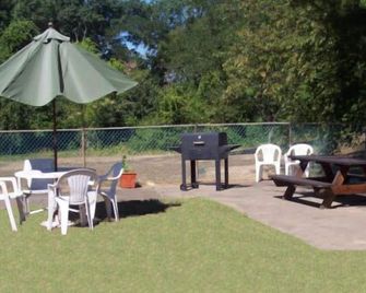 Shore Hills Motel - Manasquan - Terasa