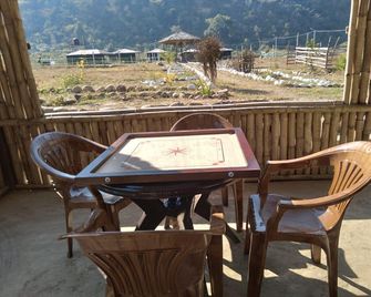 Nayar Valley Retreat - Lansdowne - Balcón