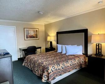Economy Motel - Galloway - Bedroom