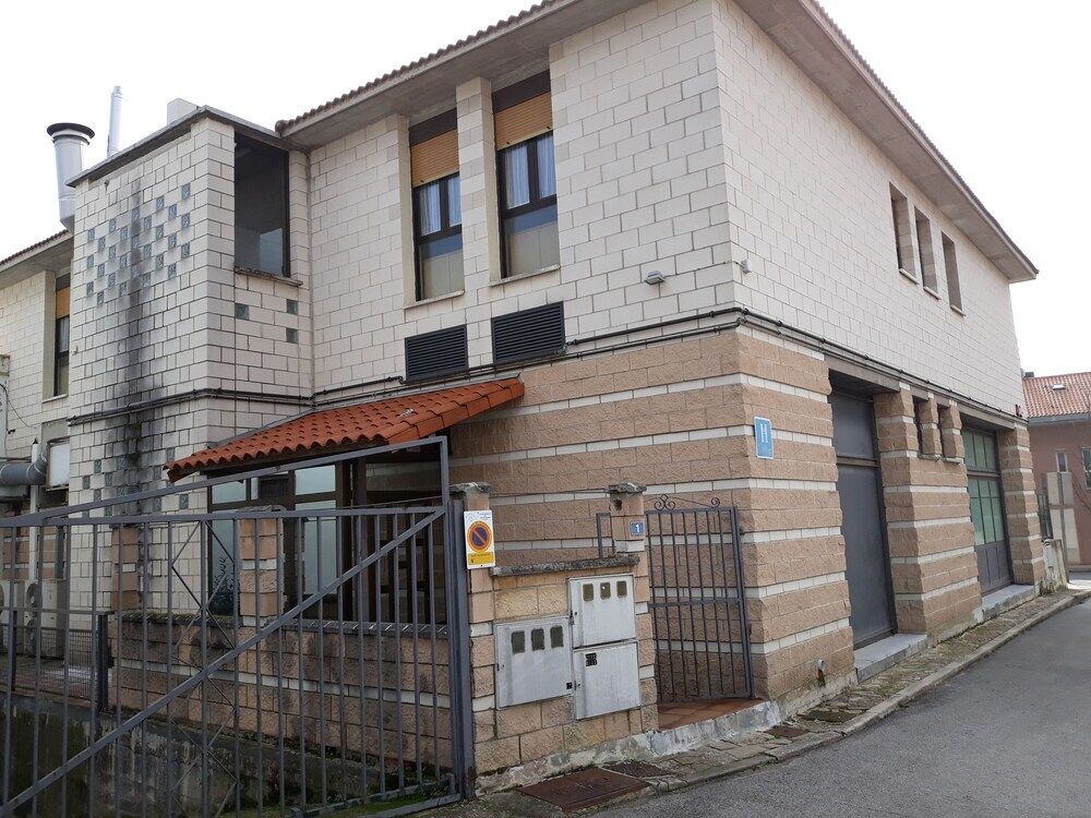 Hostal Ardoi - זיזור מאיור - בניין