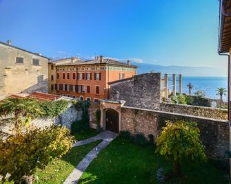Ex dimora di Lawrence - Gargnano - Outdoors view
