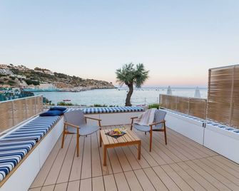 Hotel La Roccia - Castro - Balkón