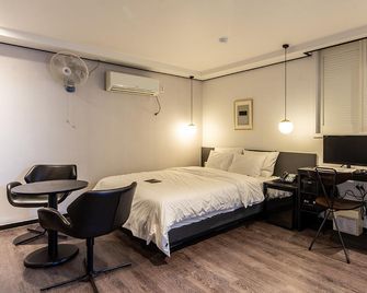 Yaja Pohang Jukdodong Ssangyong - Pohang - Habitación
