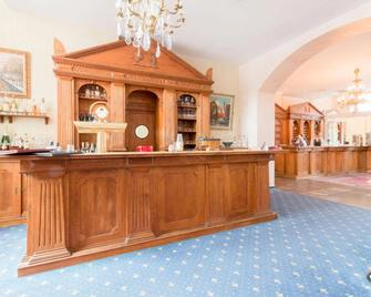 Seehotel Schloss Klink - Waren - Front desk