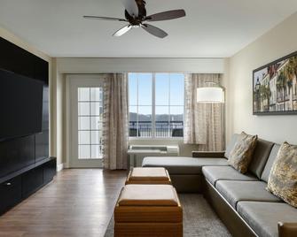 Courtyard by Marriott Charleston Historic District - Charleston - Living room