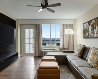 Courtyard by Marriott Charleston Historic District - צ'רלסטון - סלון