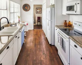 Carlita's 2 Home-Whole House - Lake Placid - Cucina