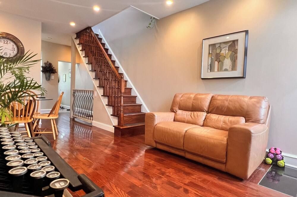 Hidden Gem Townhome with 2 BRs -University City -near UPenn&Drexel - פילדלפיה - סלון