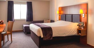 Premier Inn Ayr-Prestwick Airport - Prestwick - Bedroom