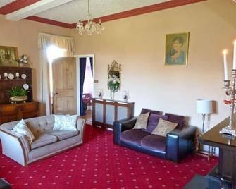 Smardale Hall - Kirkby Stephen - Living room