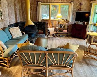 Private Waterfront Setting on Lake Michigan - Silver Lake - Sala de estar
