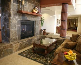 Garden Place Suites - Sierra Vista - Living room